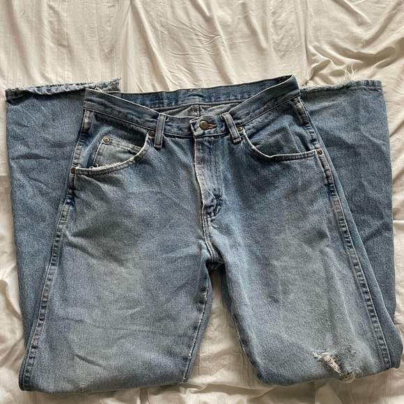 Vintage Wrangler Straight Leg Jeans with Slight Distressing - Picture 2 of 6